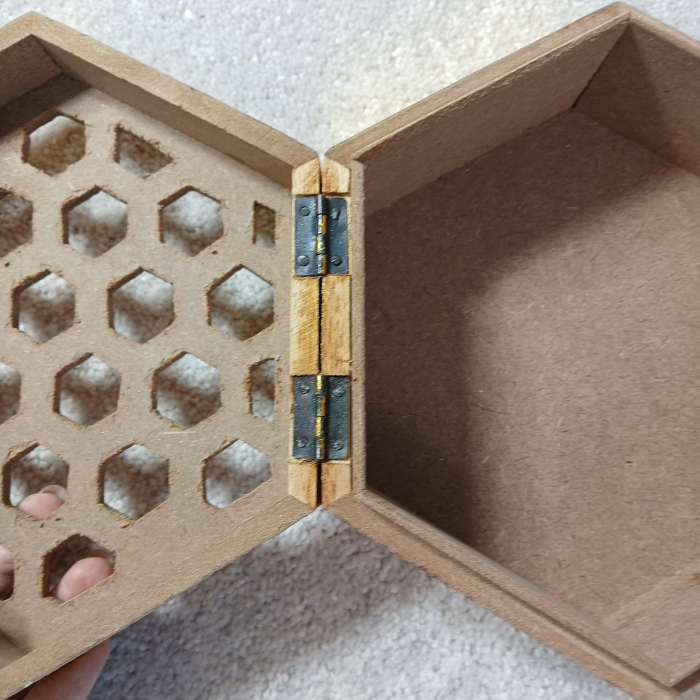 Wooden Honeycomb Hexagon Nesting Box Bee Decor Sign Gold Foil Metallic Shiny - Picture 11 of 13